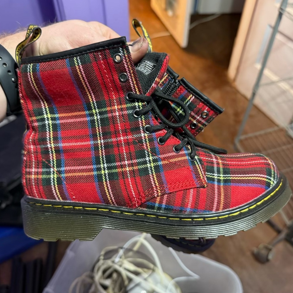 Dr. Martens Junior 1460 Tartan boots in Red Stewart Plaid NWOT 4US 36 EU